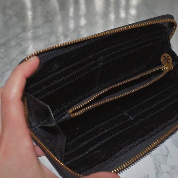 Tory Burch Black Continental Leather Wallet - Picture 5 of 5